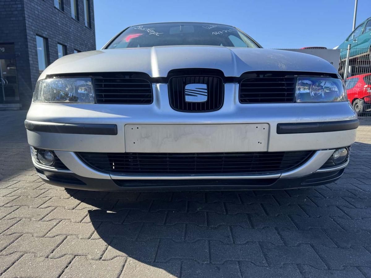 Seat Leon 1M original Sto&szlig;stange Stossf&auml;nger vorn LS7N Gris Artico Bj.2000